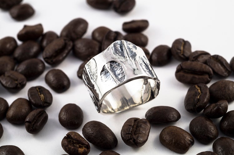 coffee-bean-imprint-men-silver-wide-ring