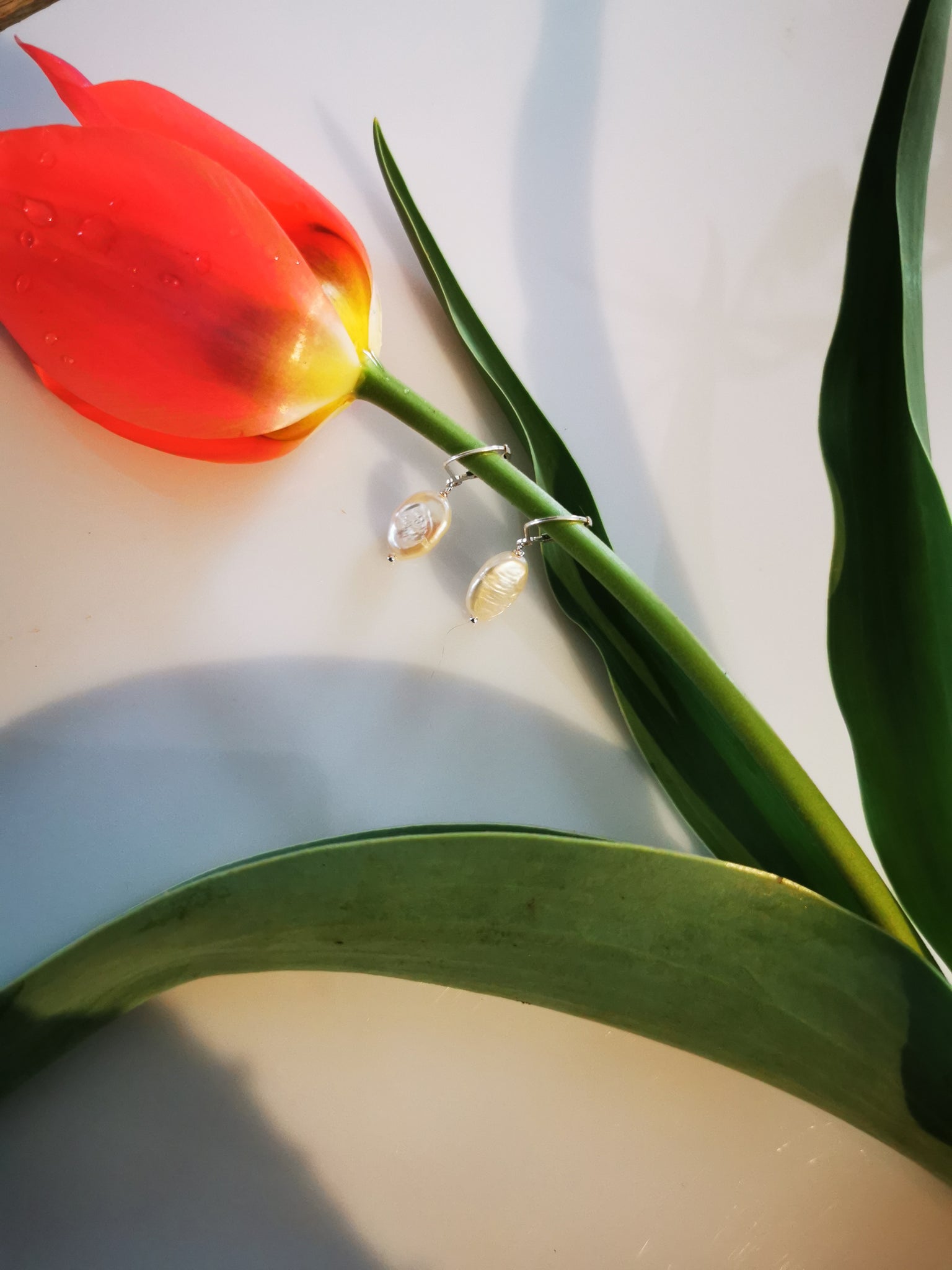 AUTHENTIC, oval pearl earrings