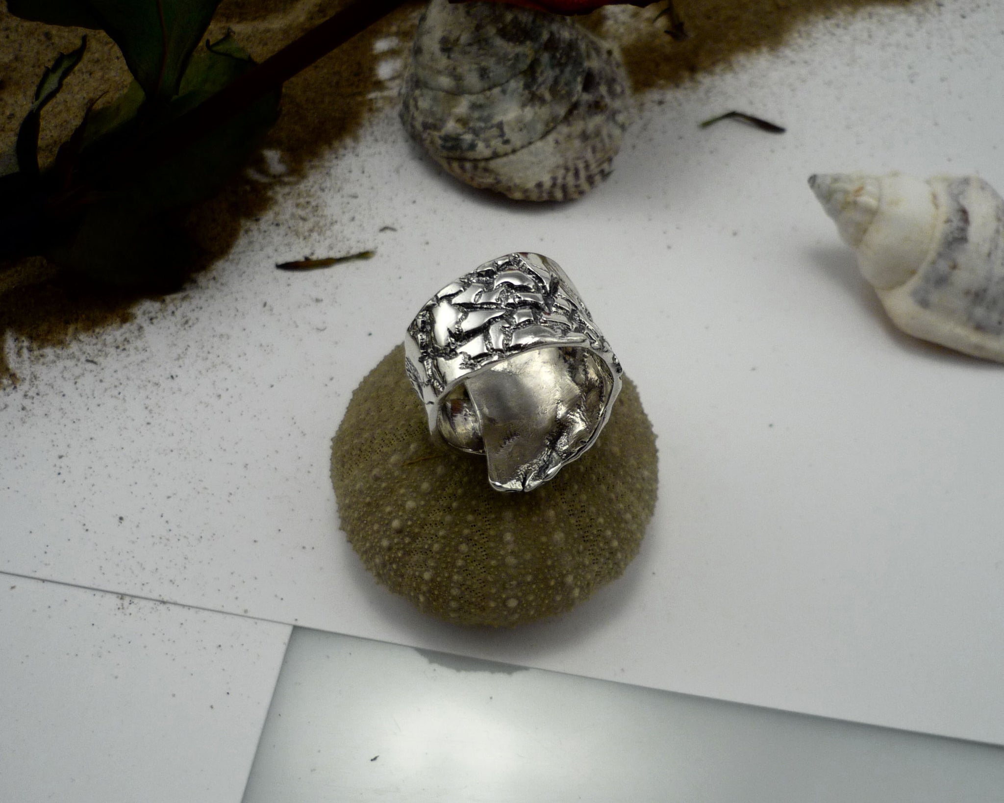 FRUITY HAPPINESS, unique ring with a texture of cantaloupe peel and sea urchin shell