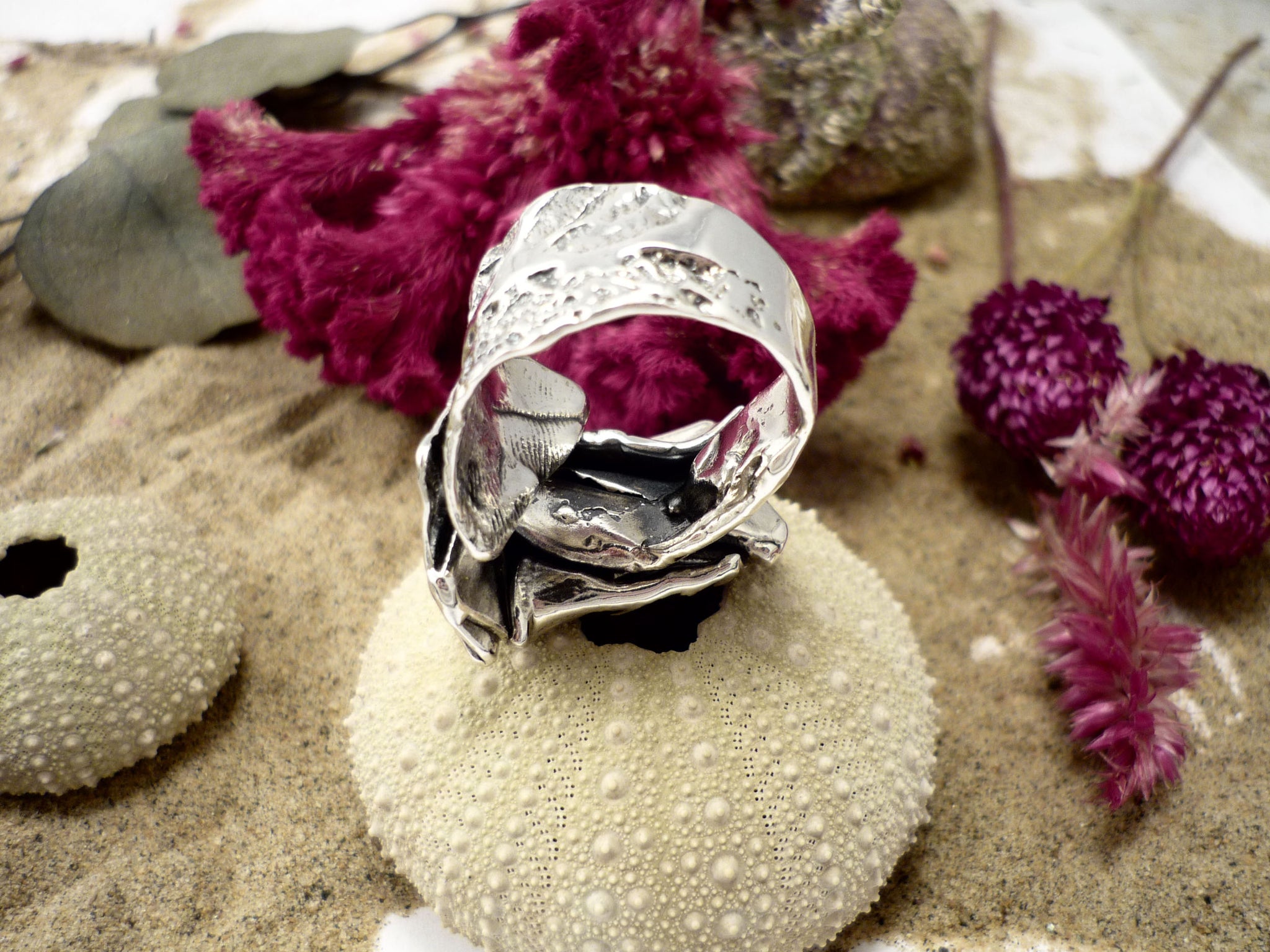 Rebelle nacrée, bague unique avec perle fait au Québec