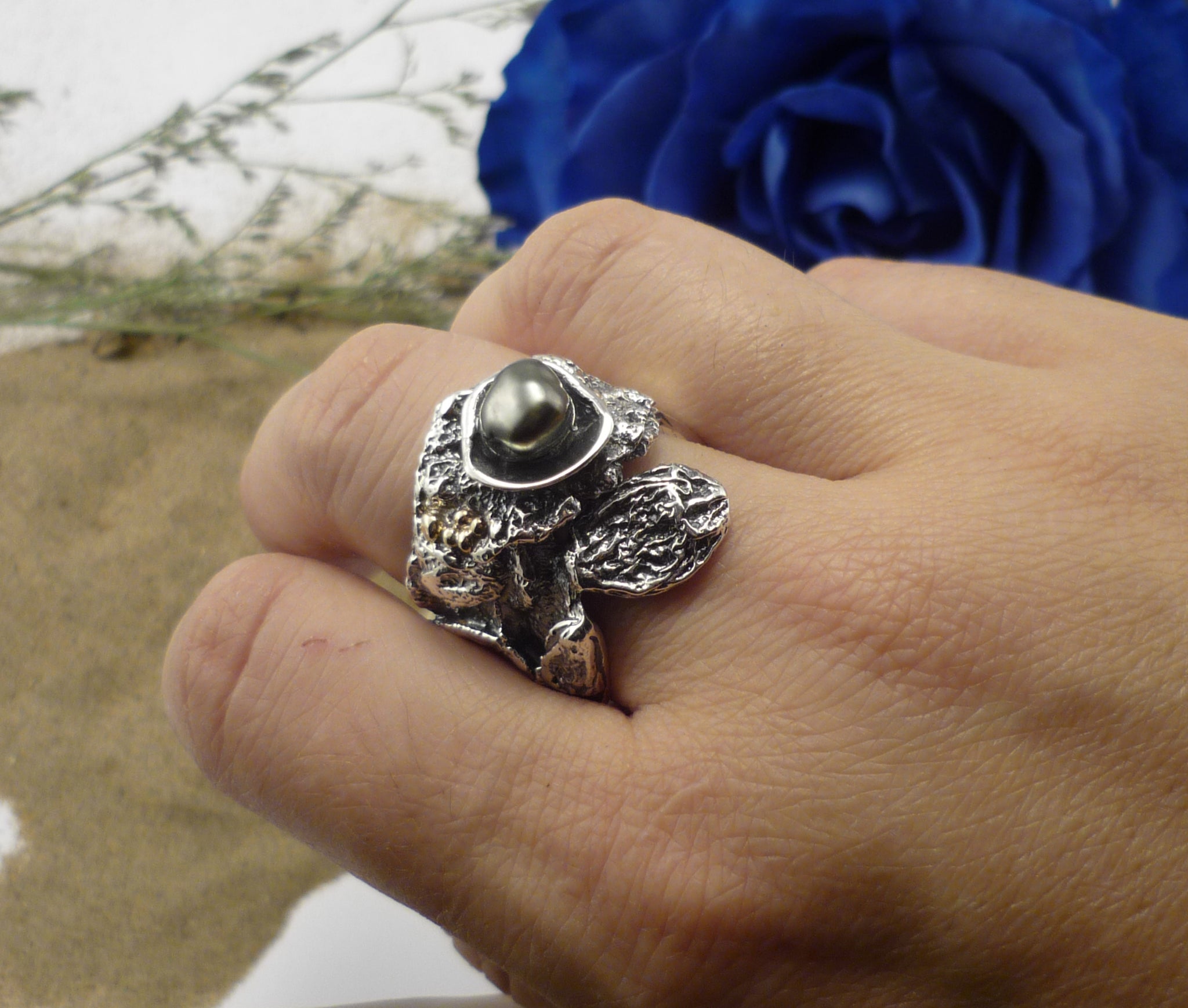 Bol de rêve perle noire, bague brute oxydée en argent sterling avec perle keshi et Or!