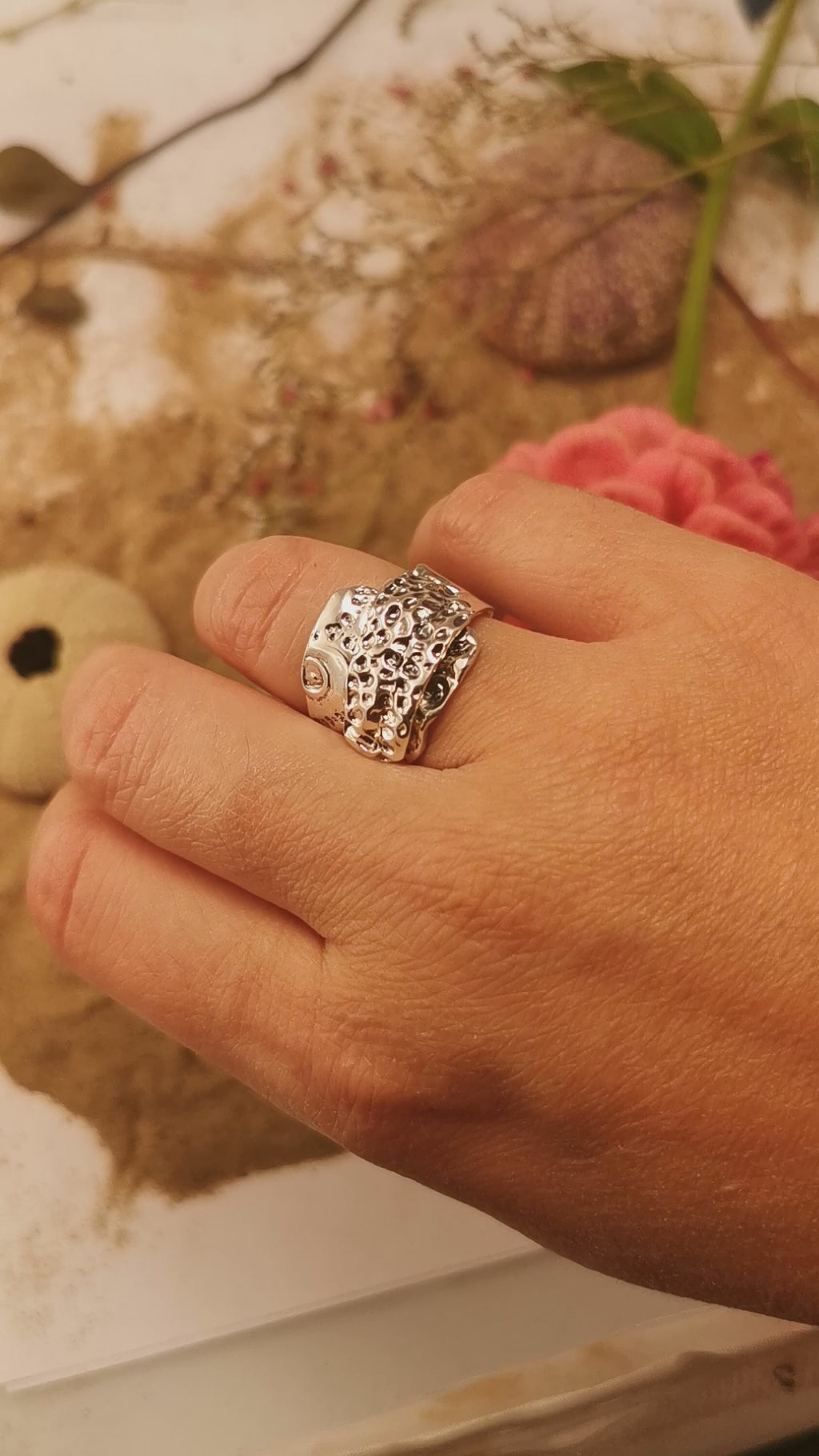 bague large texturée