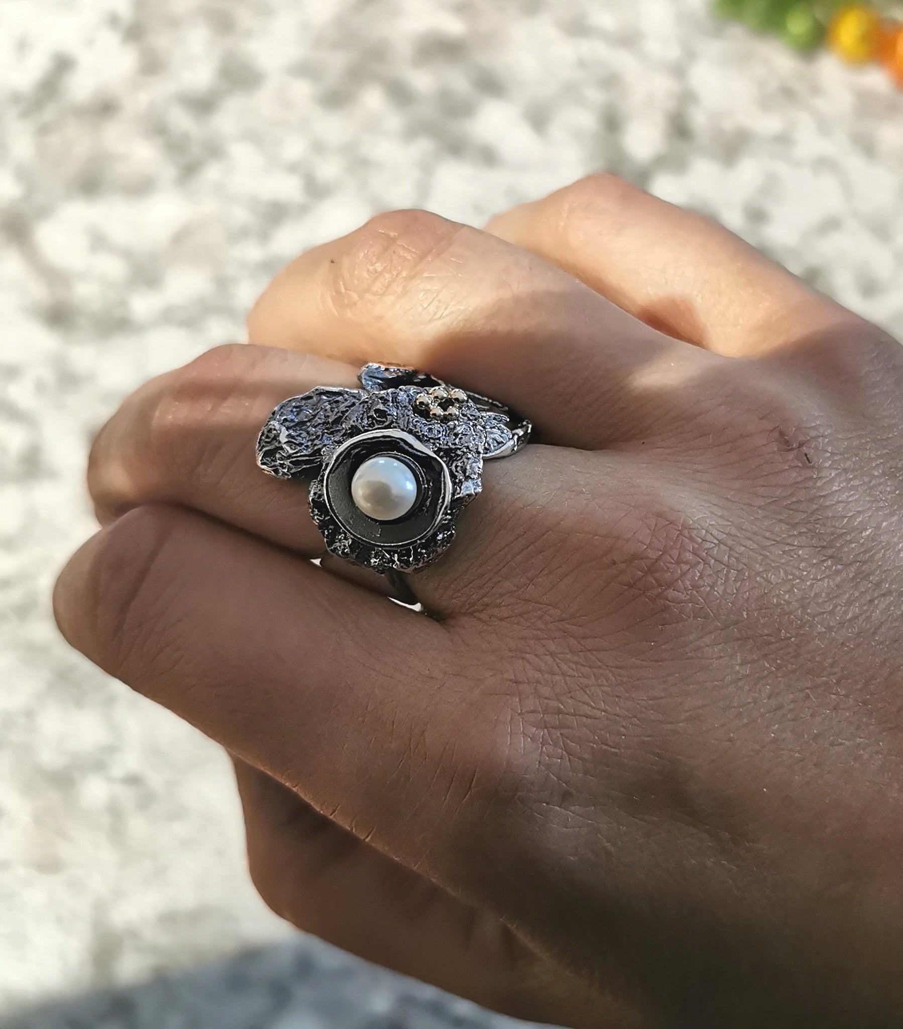 Bol de rêve perlé doré, bague brute oxydée en argent sterling avec perle et Or!