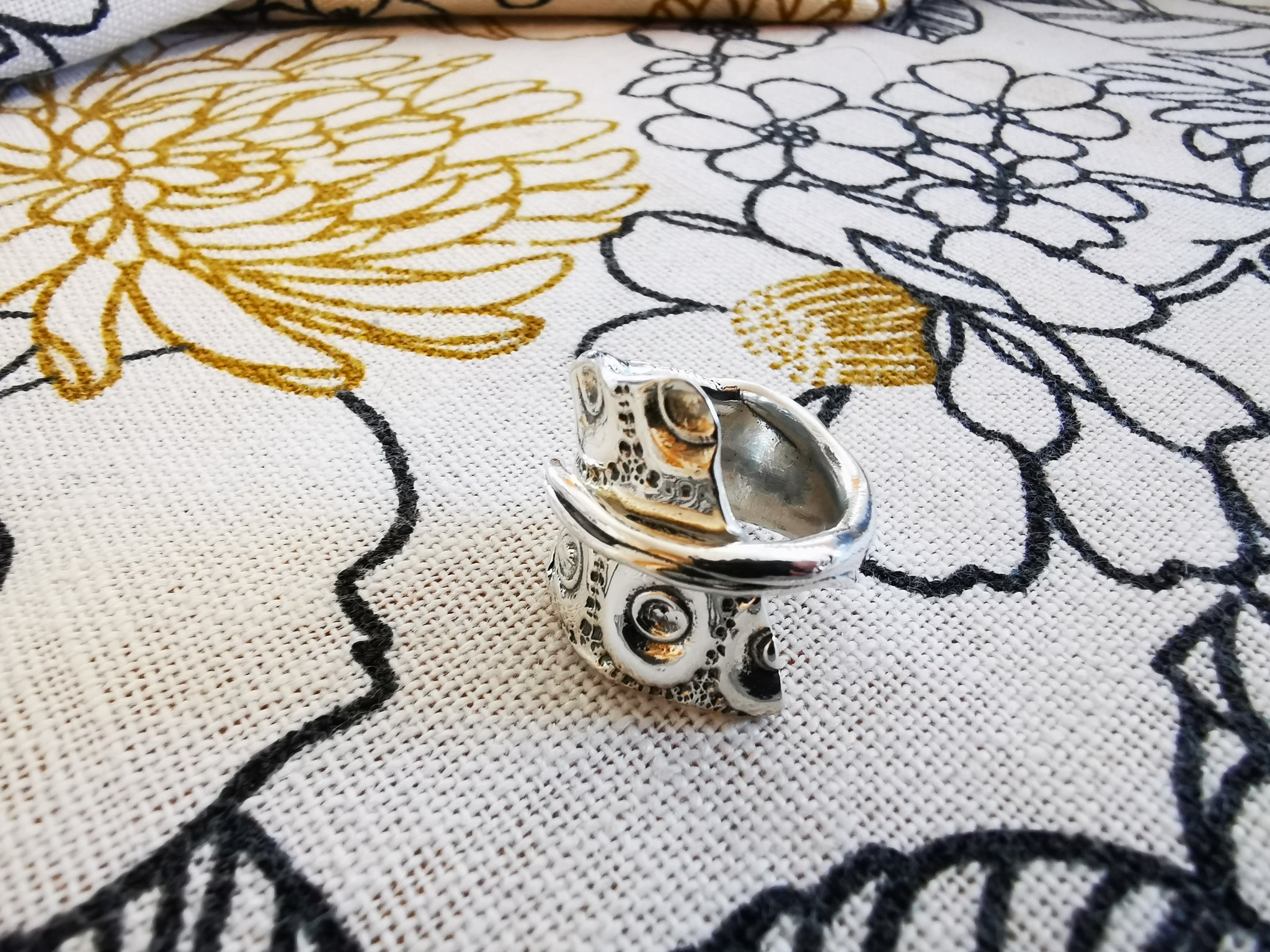 UNIQUE SEA WAVE, original sterling silver ring inspired by a sea urchin shell