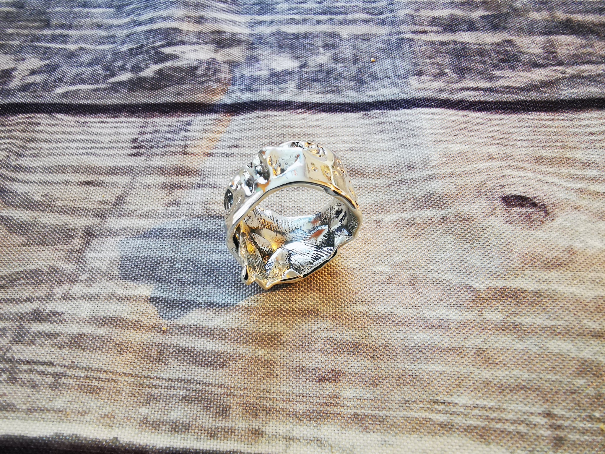 SEA SUN, unique ring with a texture of grains: rice, sunflower and sea urchin shell
