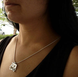 THE PEARLY KISS, pendant in 925 sterling silver and freshwater pearl
