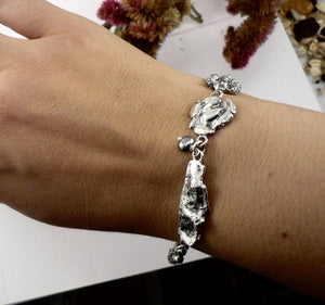 PLAISIR MAJESTUEUX, bracelet en argent sterling avec une texture créative conçue à partir d'une tranche de bacon croustillant!