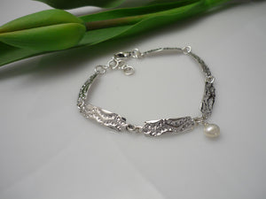 PEARL SEA LACE, sterling silver bracelet and freshwater pearl charm