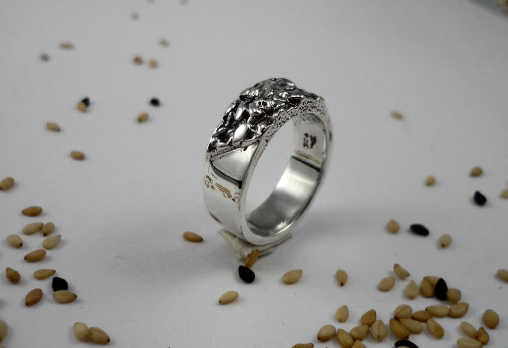 APERITIF, sesame seeds textured sterling silver ring