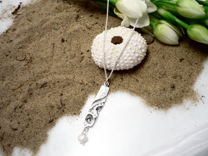 ELEGANT PEARL, sterling silver and freshwater pearl dangle pendant